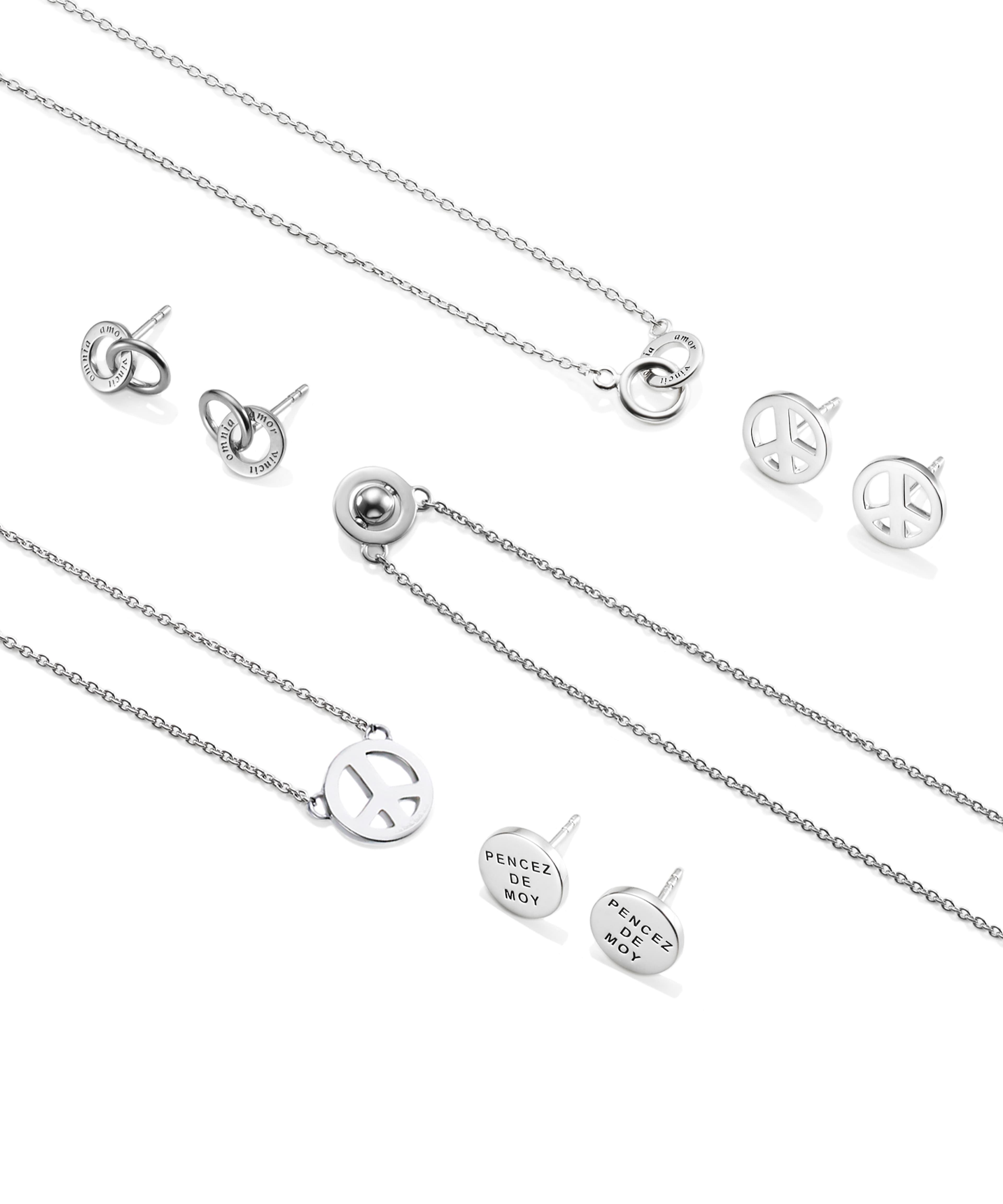 https://a.storyblok.com/f/329822/3840x4608/365ce31565/5x6_gifts-under-1000-1.jpg